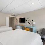 Riverwalk Plaza Hotel