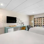 Riverwalk Plaza Hotel