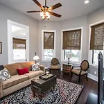 Wyoming St Restored Historic 2Br/1Ba Downtown