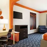 Howard Johnson By Wyndham San Antonio Hotel & Suites