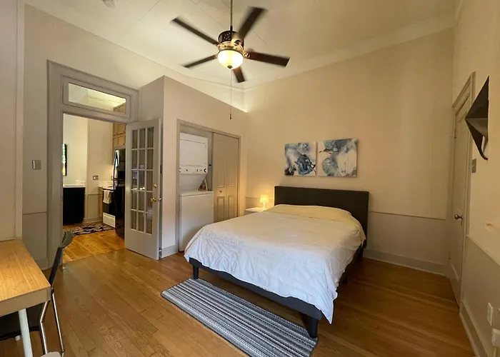 1322-#6 Downtown High Ceiling Big Size 1B Unit