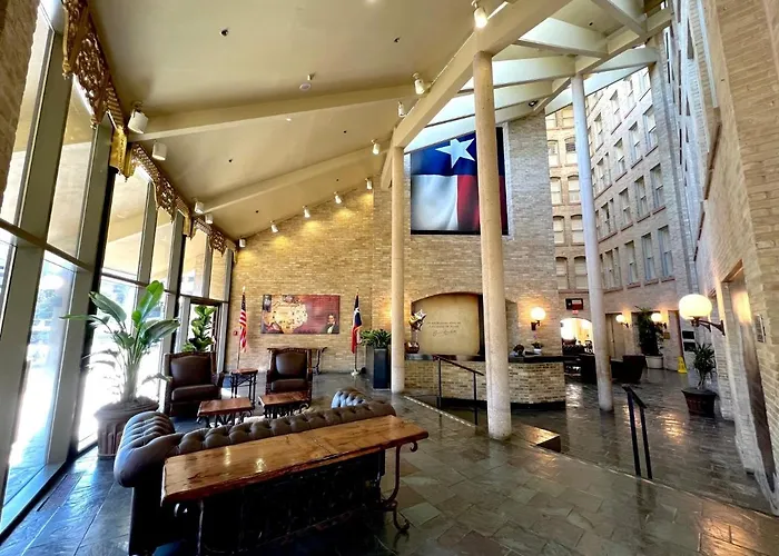 The Crockett Hotel