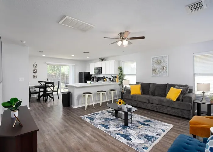 Cozy 4/3 Entire House *Lackland Afb* Seaworld*