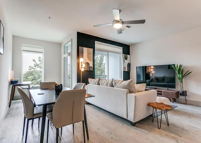 Stylish Riverview Condo On The Riverwalk #1441