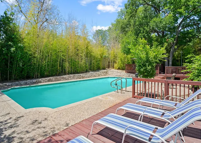 Bamboo Oasis-Relaxing Hot Tub-Family Time