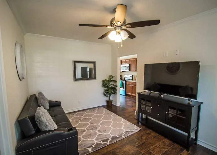 Hays St Cozy Remodeled 2Br/2Ba House Sleeps 8