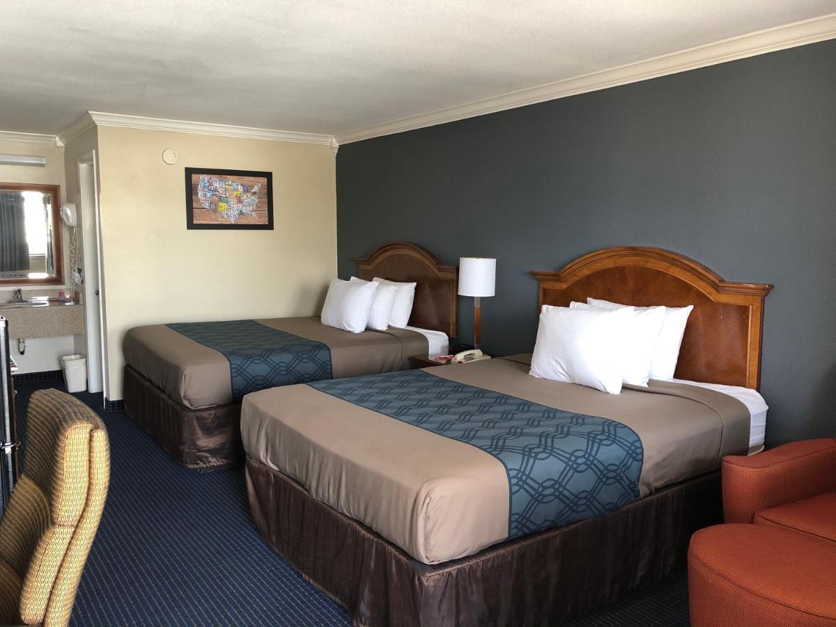 & 2* San Antonio