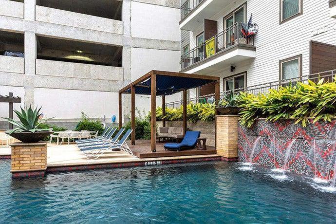Black Swan - Rivera On Broadway - Free Parking Holiday home San Antonio