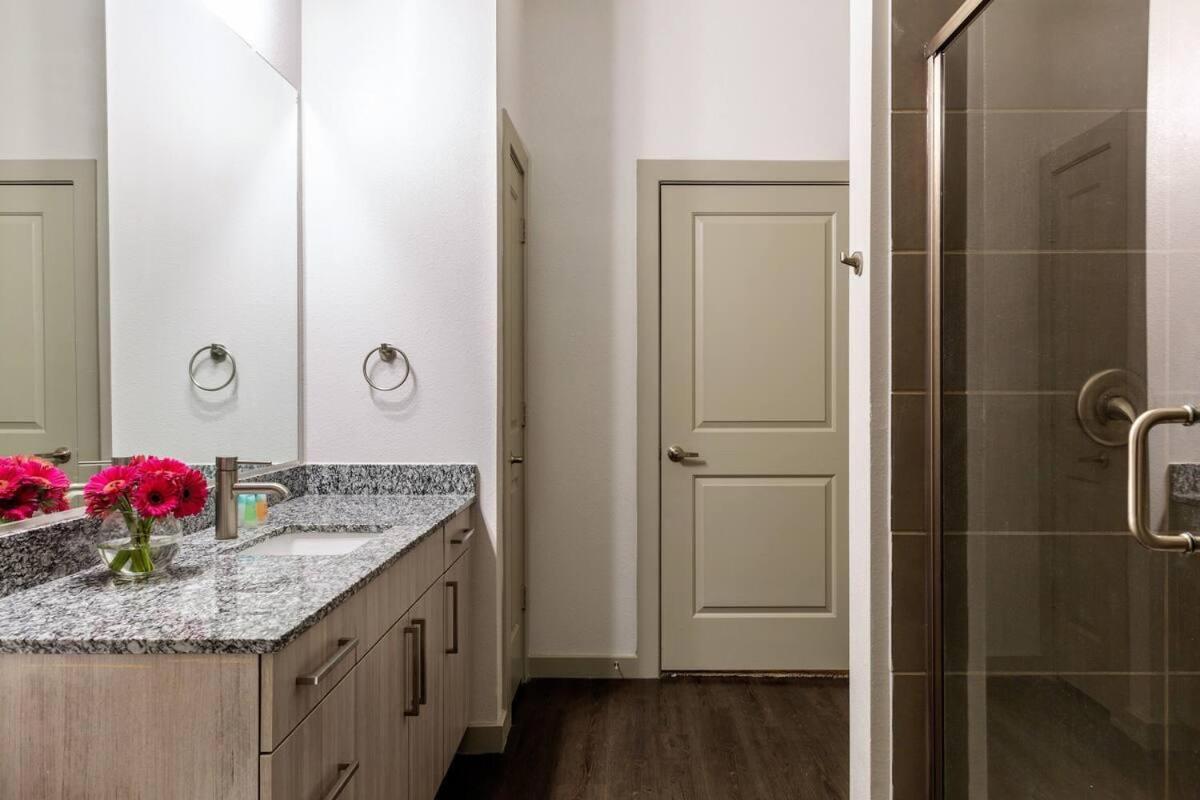Black Swan - Rivera On Broadway - Free Parking Holiday home