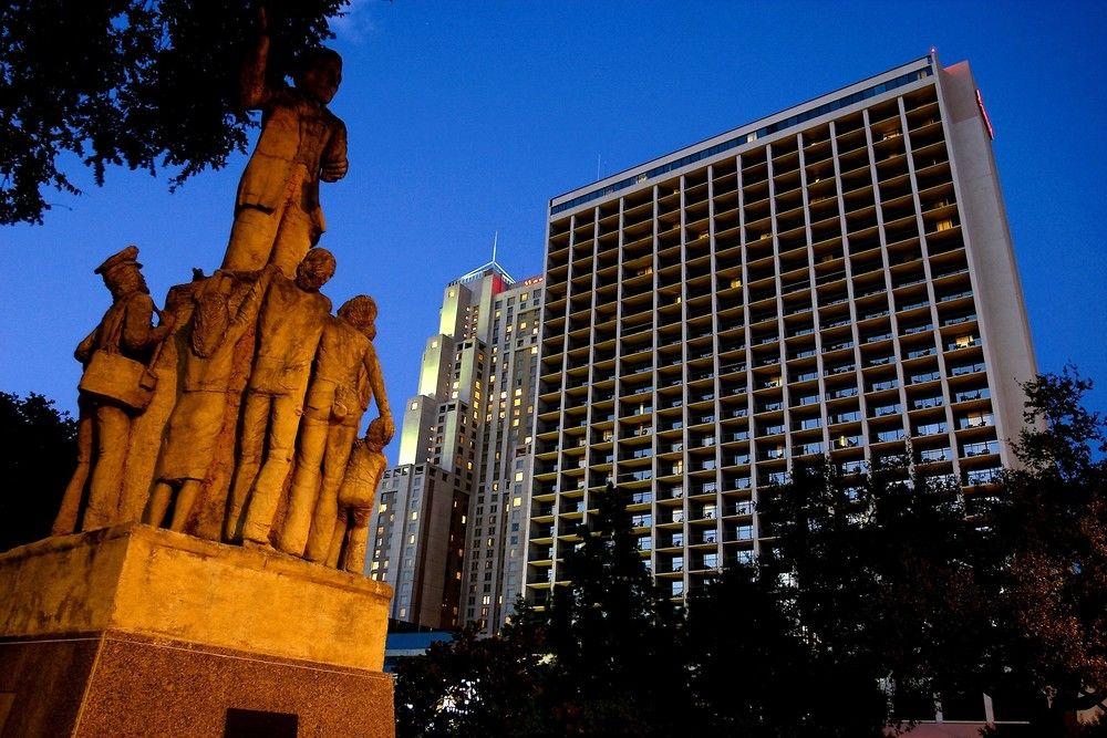 Marriott Riverwalk Hotel 4*