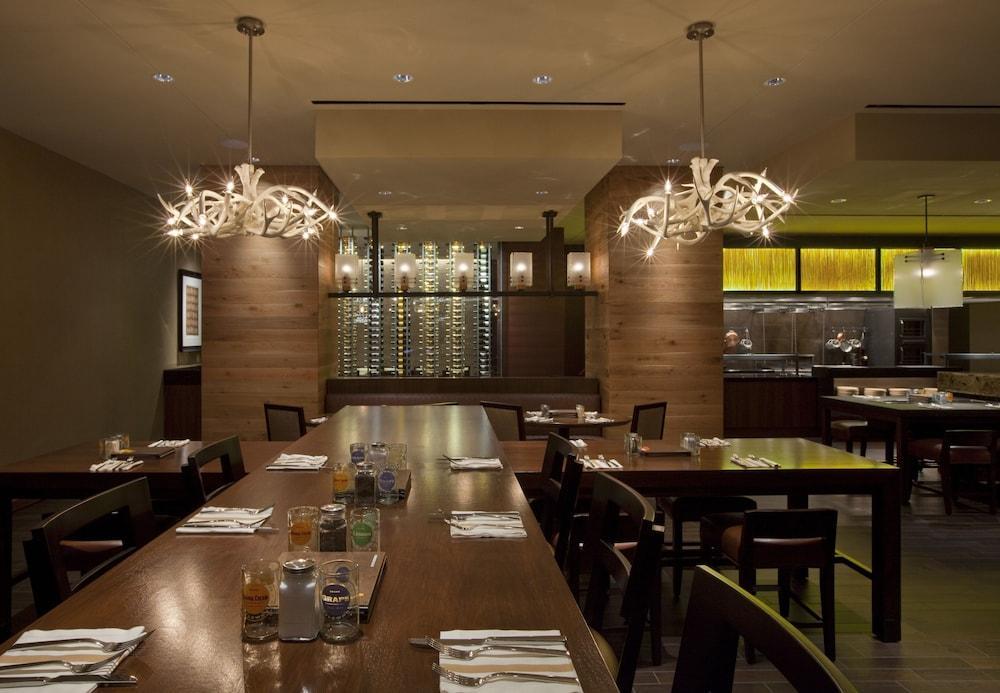 Hyatt Regency Riverwalk
