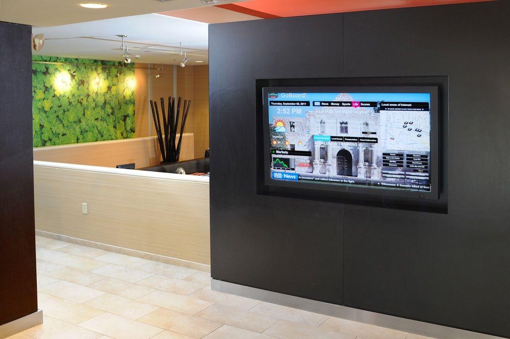Courtyard By Marriott Downtown Hotel