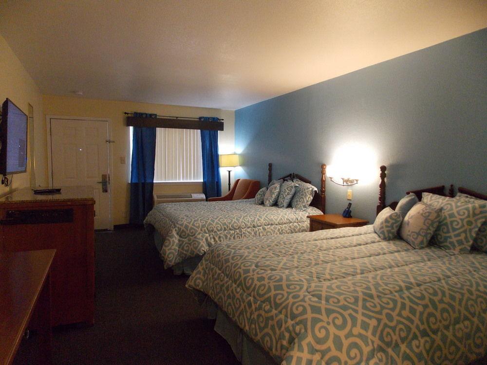 Econo & Downtown Hotel