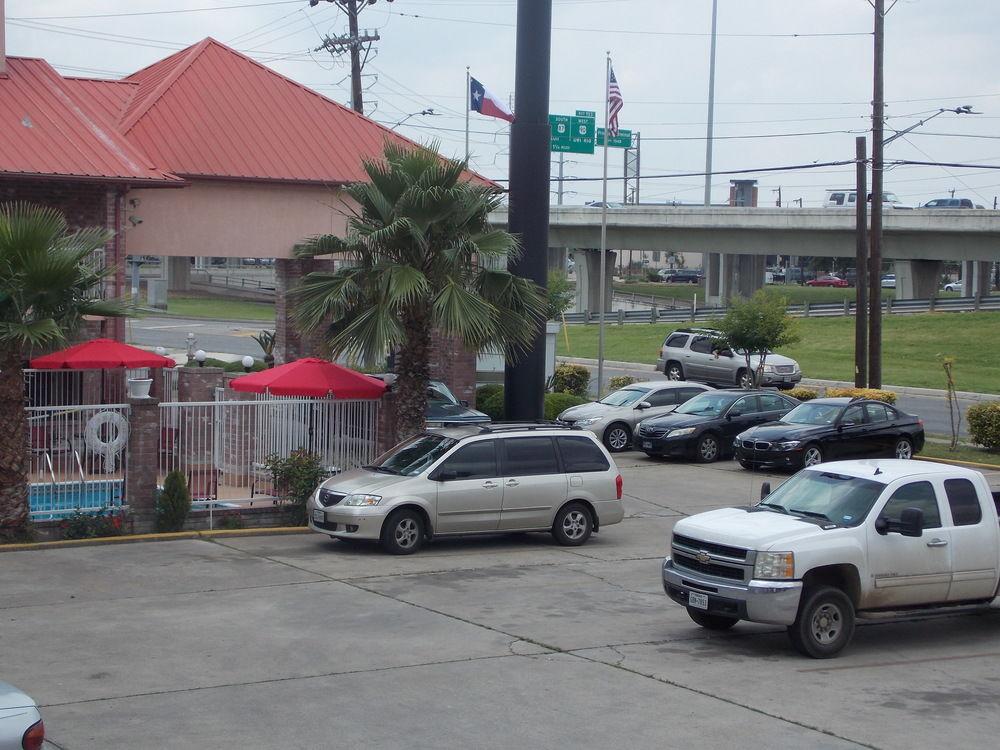 Econo & Downtown Hotel