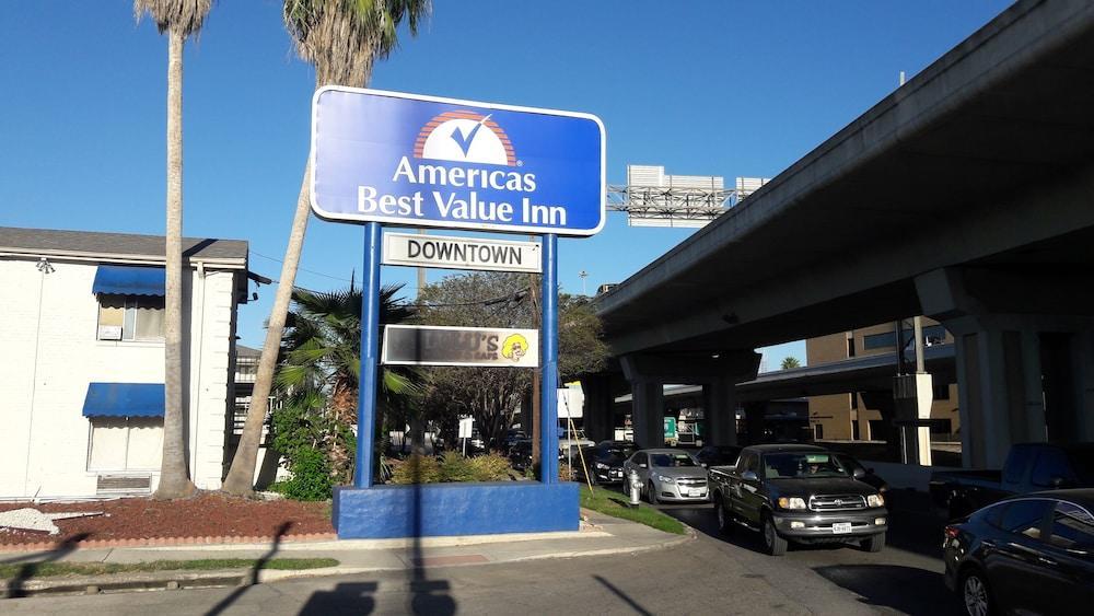 River Hotel San Antonio
