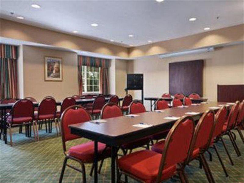 Super 8 By Wyndham Airport North
