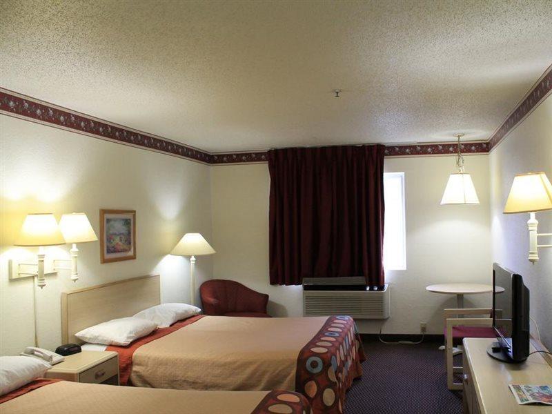 Super 8 By Wyndham San Antonio/fiesta Hotel San Antonio
