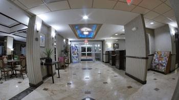 Western Medical Center North & Near Six Flags Hotel 3*