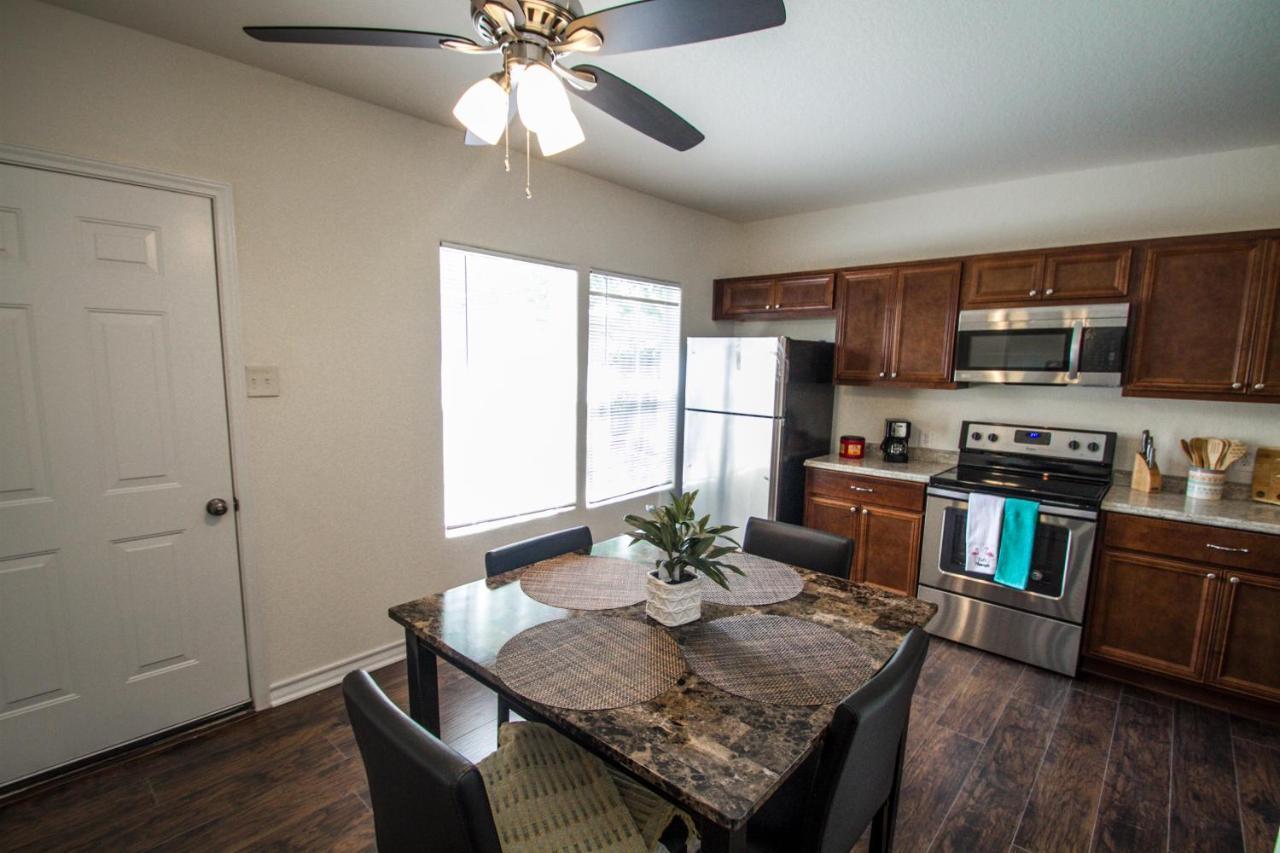 Apartment Hays St Cozy Remodeled 2br/2ba House Sleeps 8