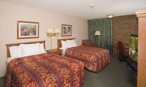 Hotel Pear Tree Airport 2*