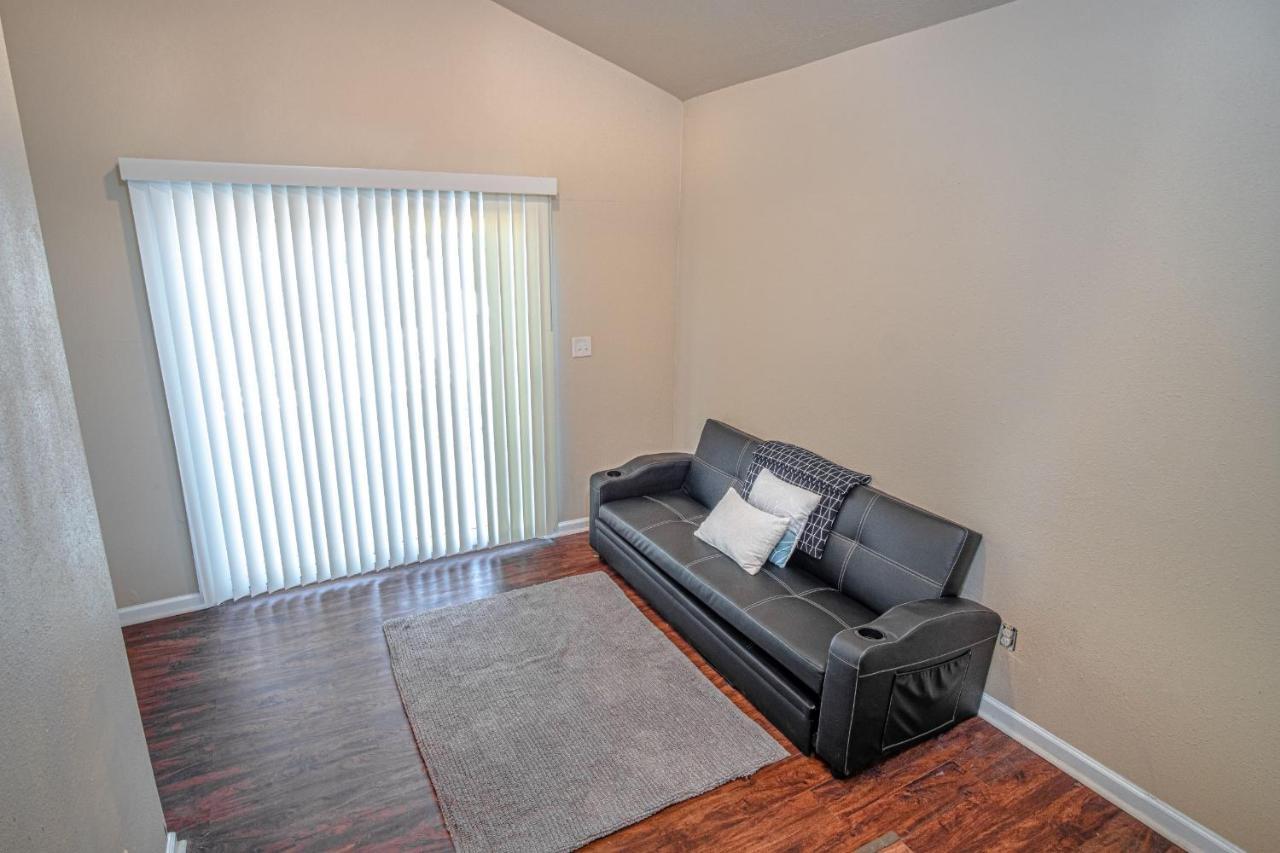 3b 2ba Near Downtown 2 Min Atandt Center Holiday home *