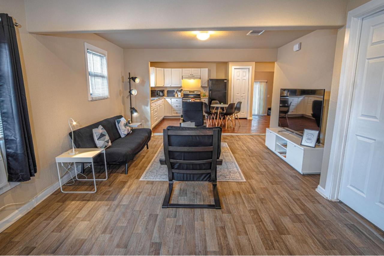 Holiday home 3b 2ba Near Downtown 2 Min Atandt Center *