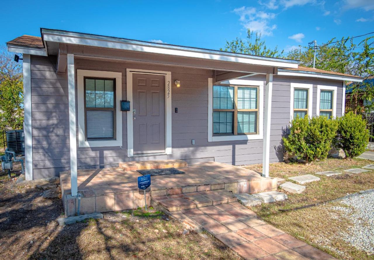 3b 2ba Near Downtown 2 Min Atandt Center Holiday home