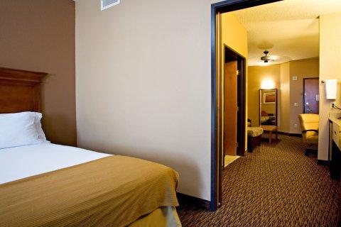 Express & - Downtown Market Area By Ihg Hotel