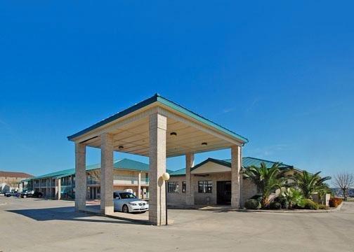 Motel &