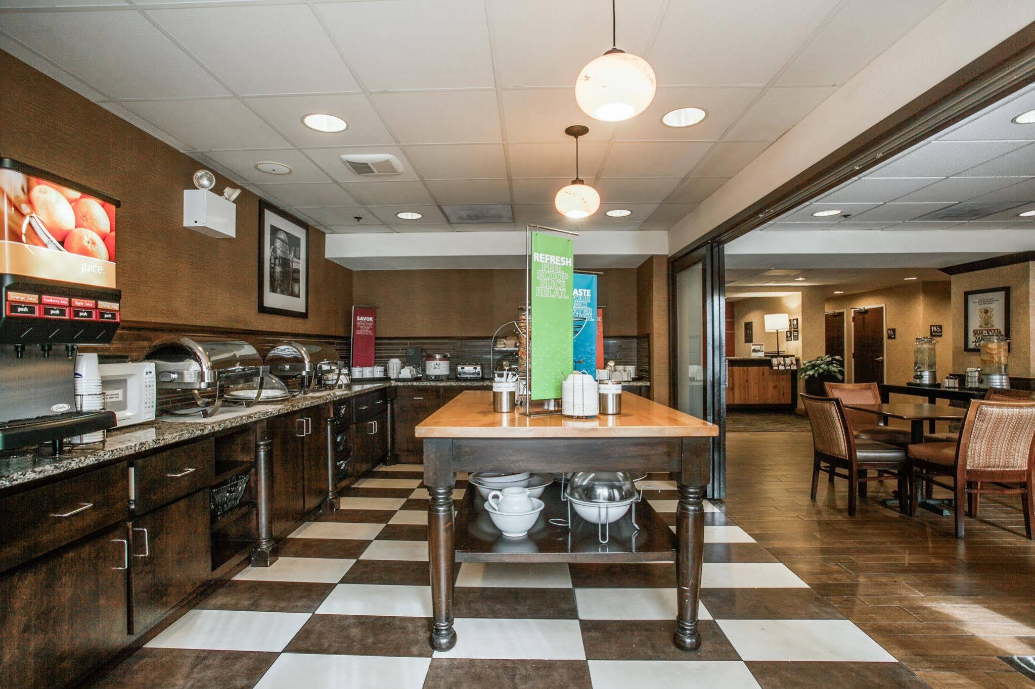 Hotel Hampton Downtown 3*