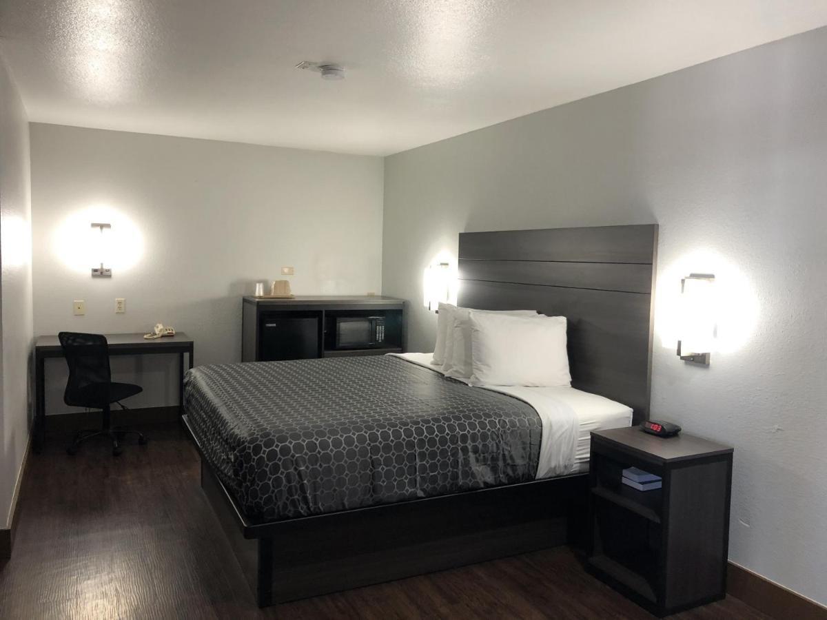 Hotel Blue Way By Jasper Near Frost Bank Center 4*