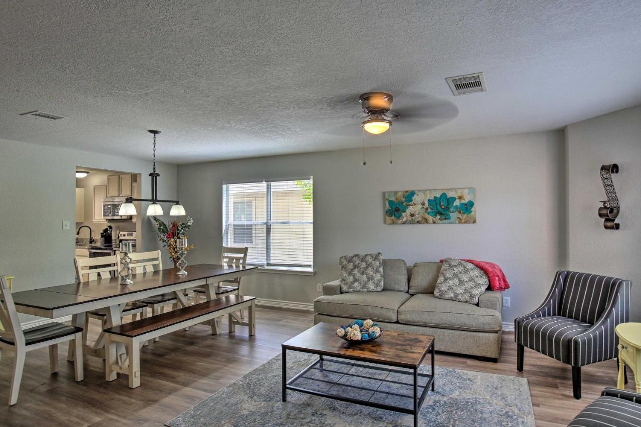 Spacious About 9 Miles To Usta!
