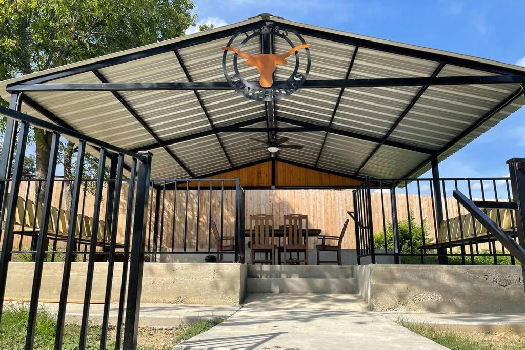 Cyc Mega House With Bbq Gazebo Holiday home *