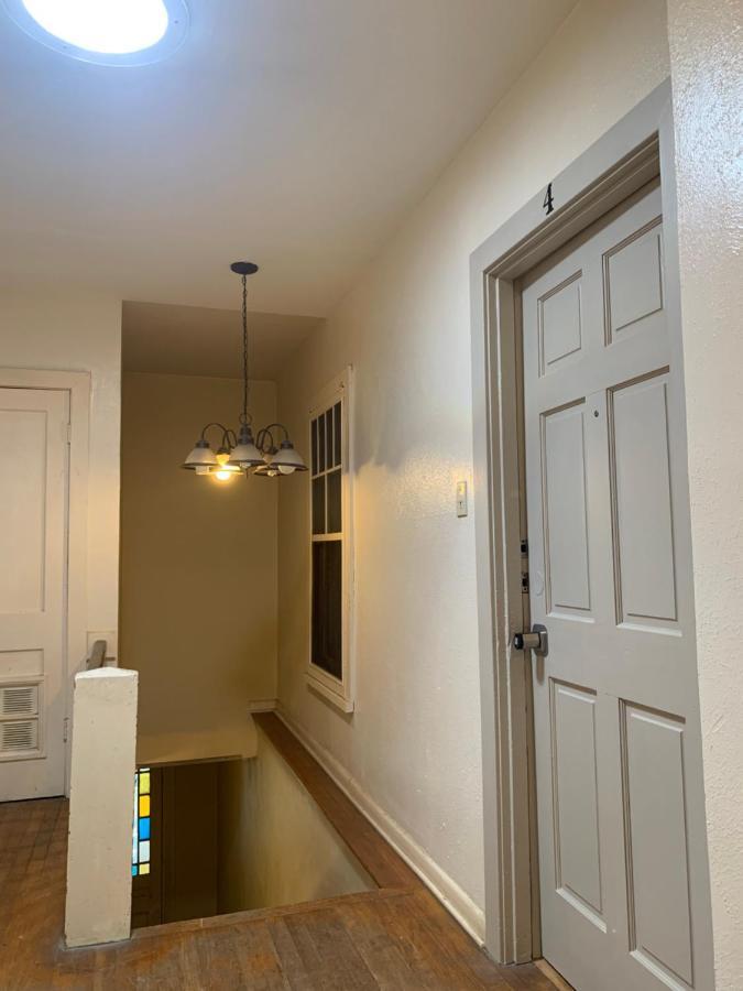 125-#4 Downtown Cozy Upstairs One Bedroom