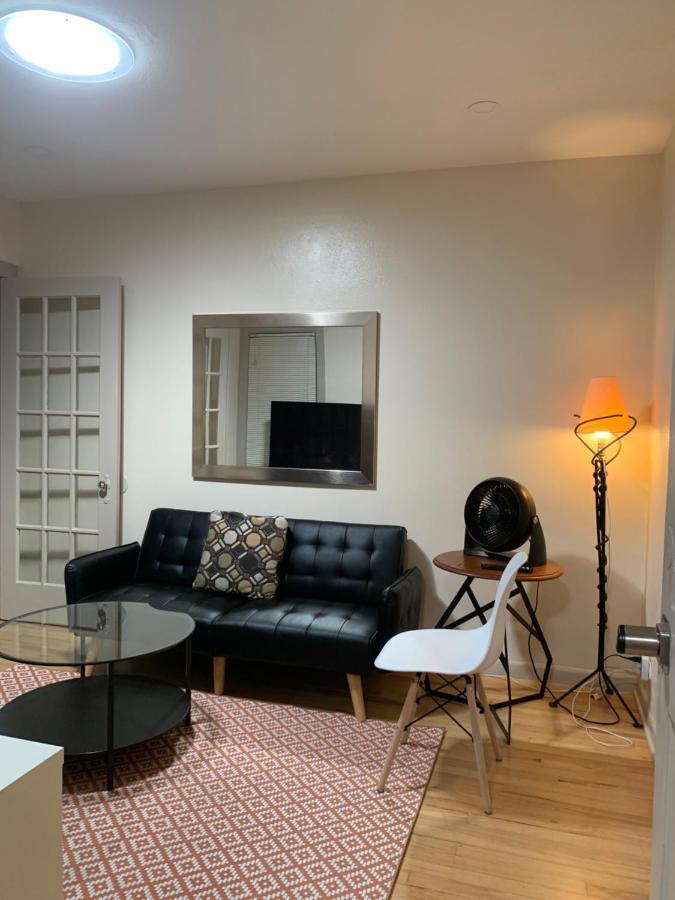 125-#4 Downtown Cozy Upstairs One Bedroom
