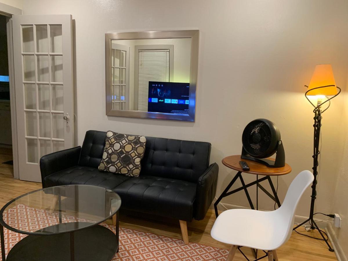 125-#4 Downtown Cozy Upstairs One Bedroom San Antonio