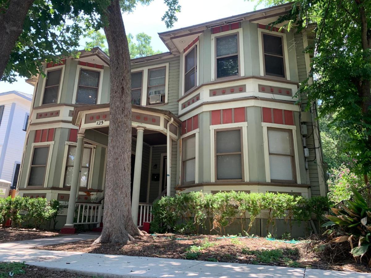 125-#4 Downtown Cozy Upstairs One Bedroom