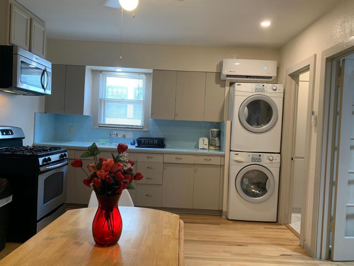 125-#4 Downtown Cozy Upstairs One Bedroom *