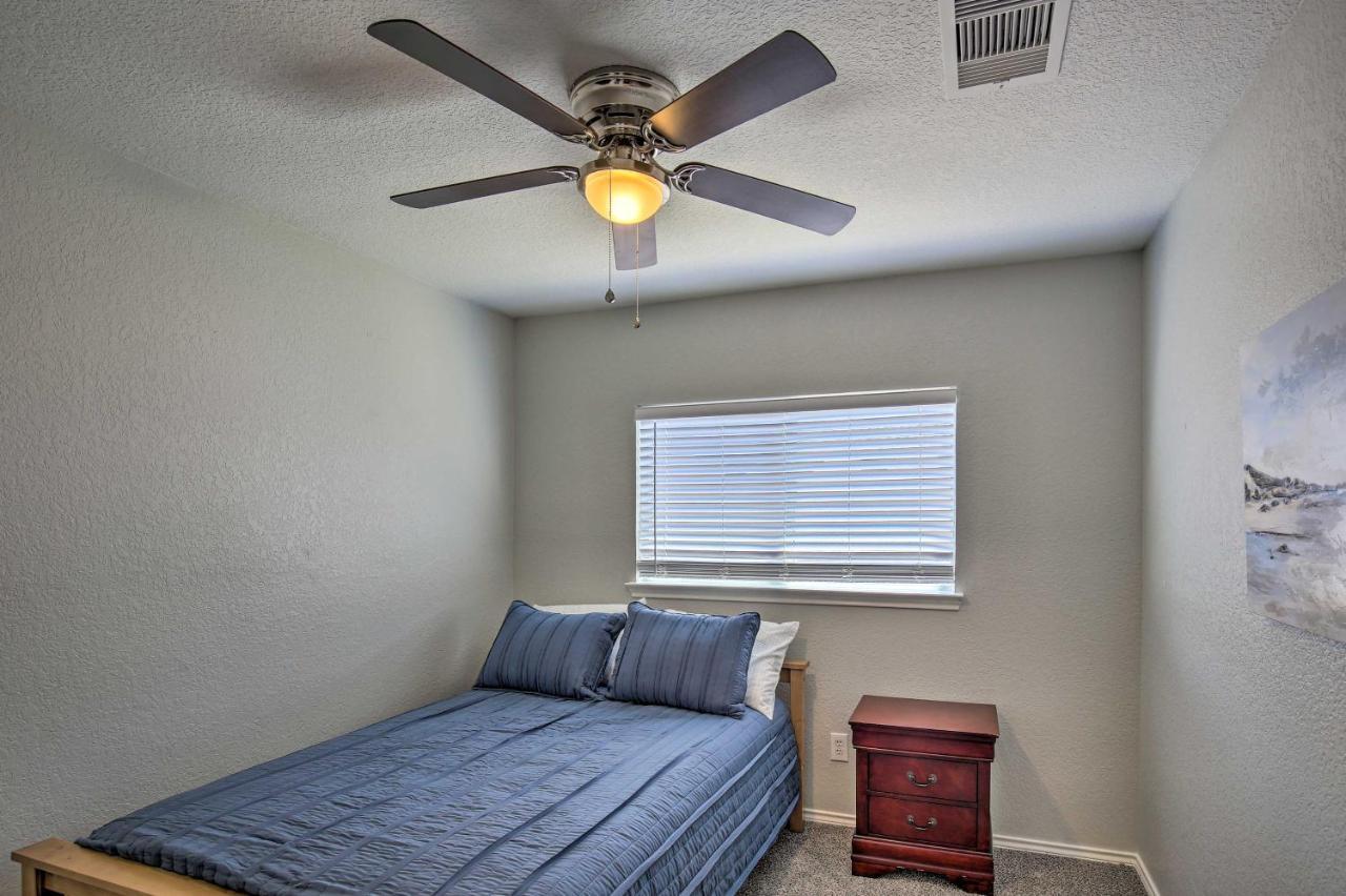 Holiday home Spacious About 9 Miles To Usta! San Antonio