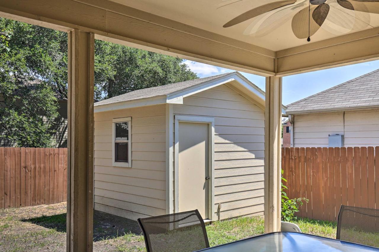 Spacious About 9 Miles To Usta! San Antonio