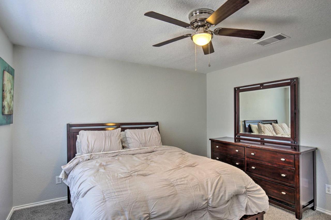 Spacious About 9 Miles To Usta!