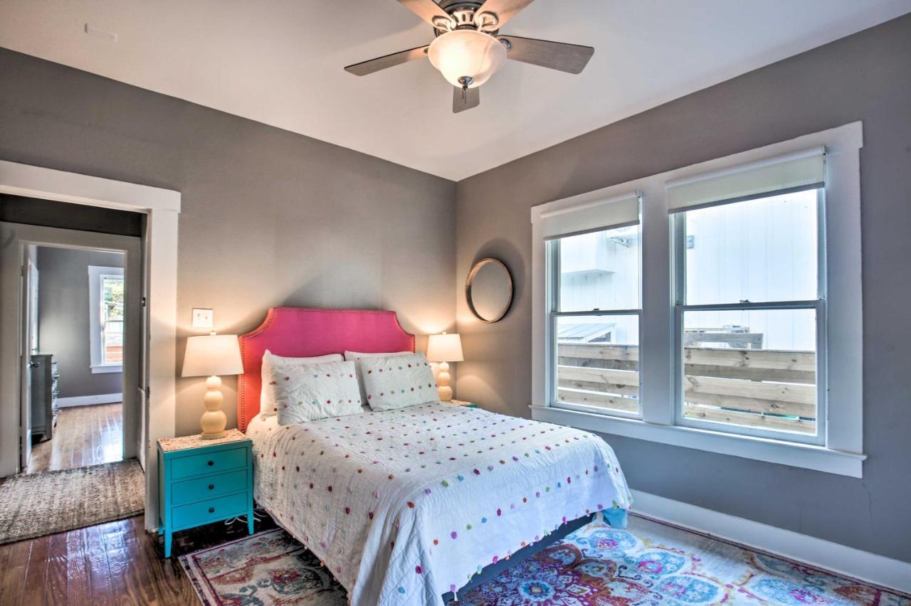 Holiday home Charming Getaway Less Than 1 Mi To Dtwn And River Walk!