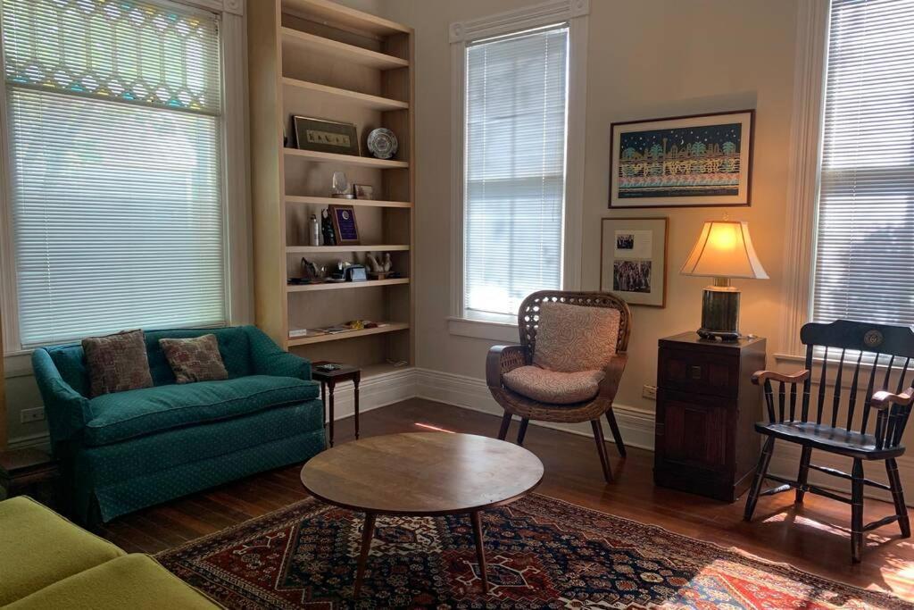 321# Downtown Antique Rose House *