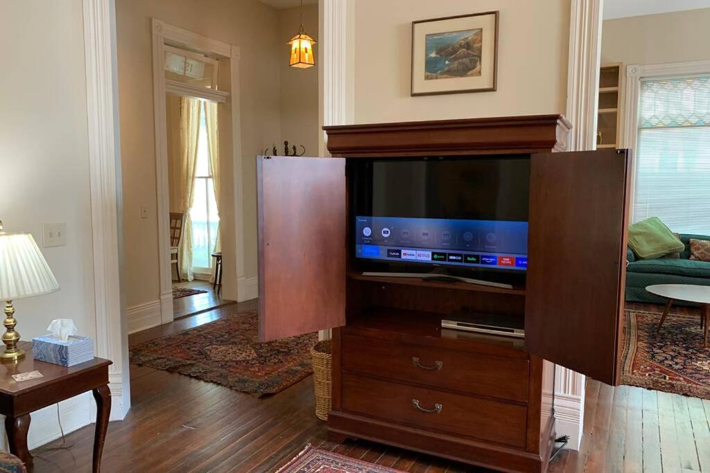 321# Downtown Antique Rose House Holiday home