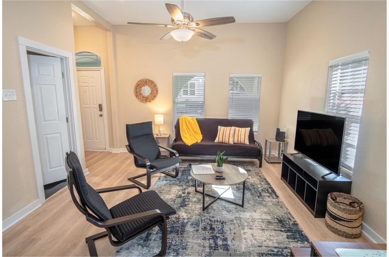 3 Br1 Ba Remodeled Near Downtown Holiday home