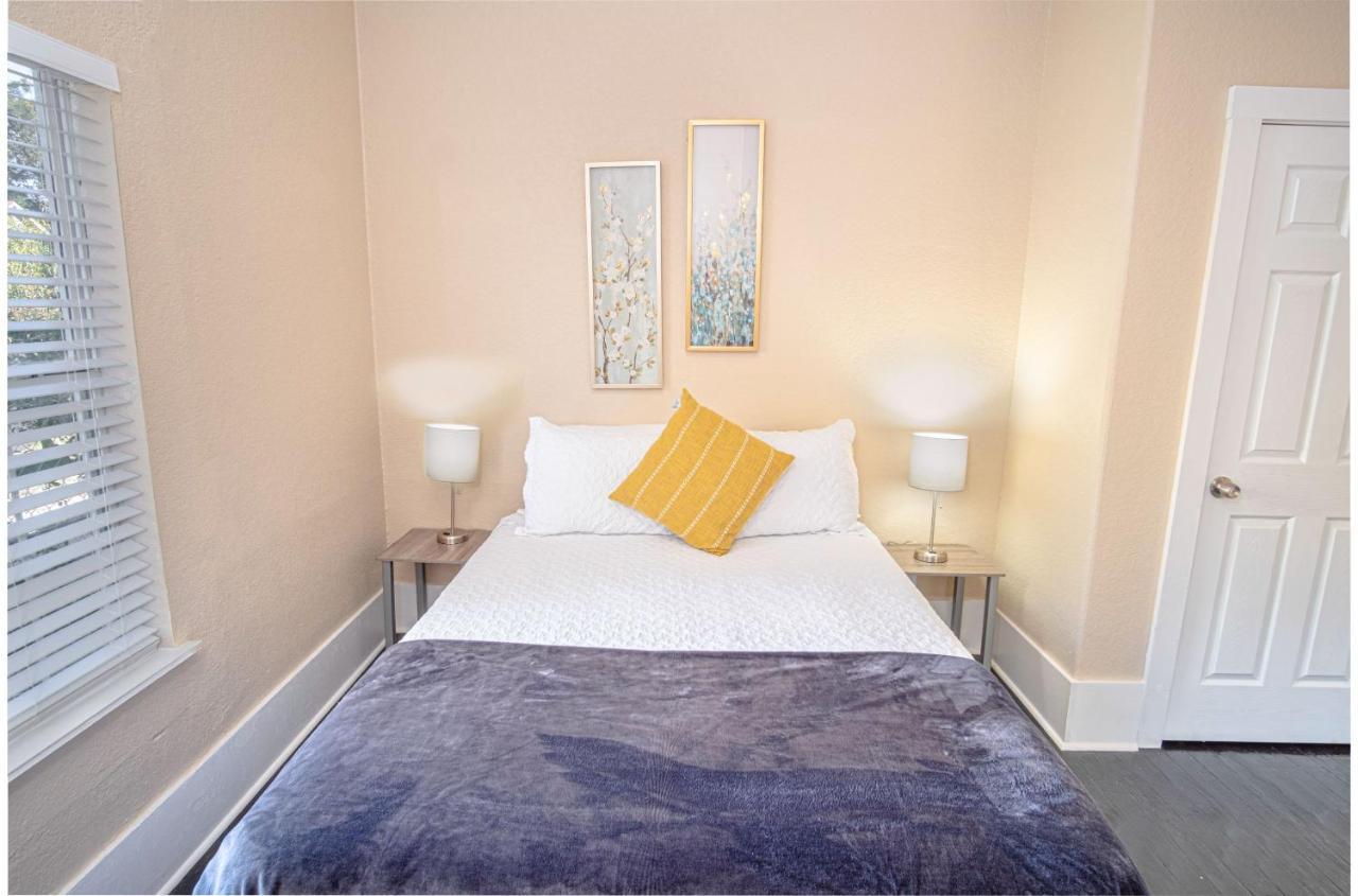 3 Br1 Ba Remodeled Near Downtown Holiday home