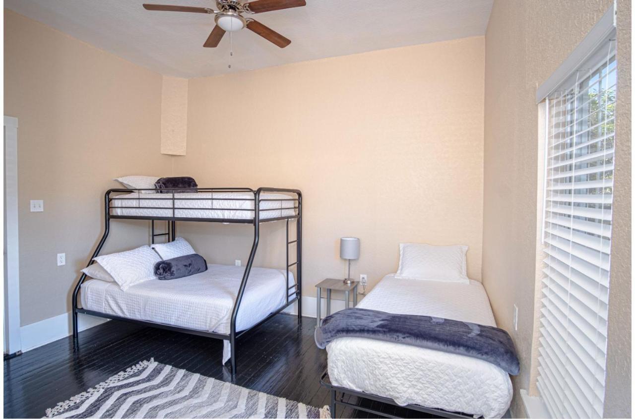 Holiday home 3 Br1 Ba Remodeled Near Downtown San Antonio