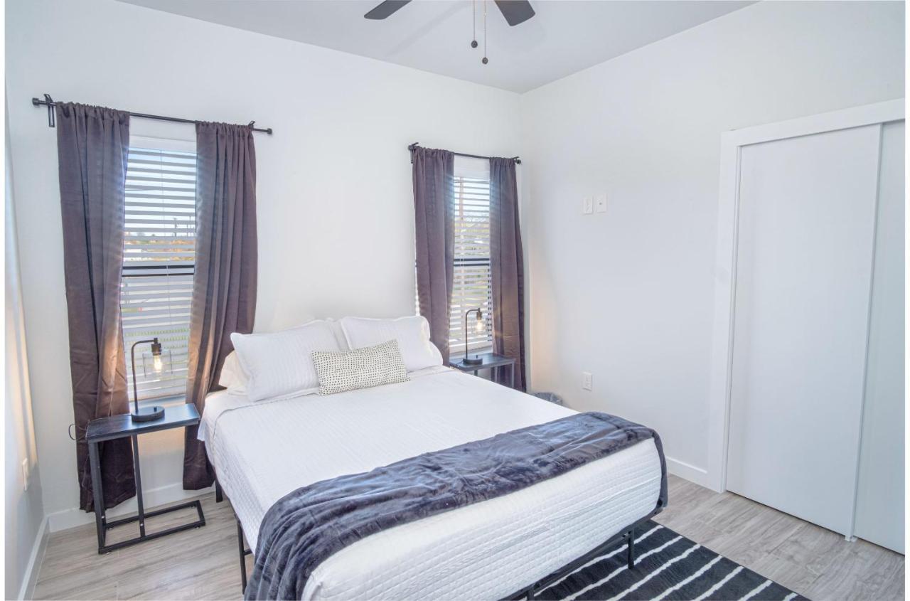 Spectacular 3 Bedroom 2 And A Half Ba Near Downtown Apartment San Antonio