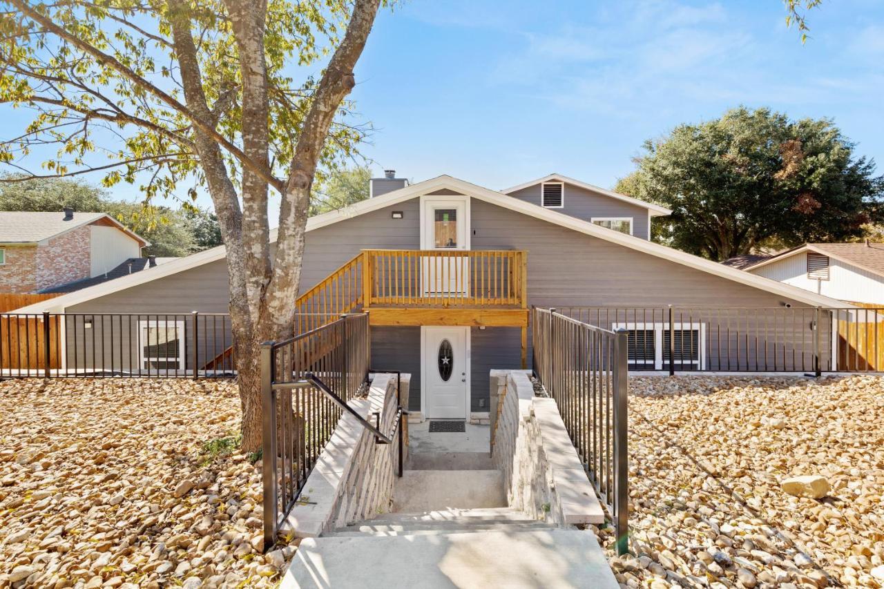 Cyc Mega House With Bbq Gazebo