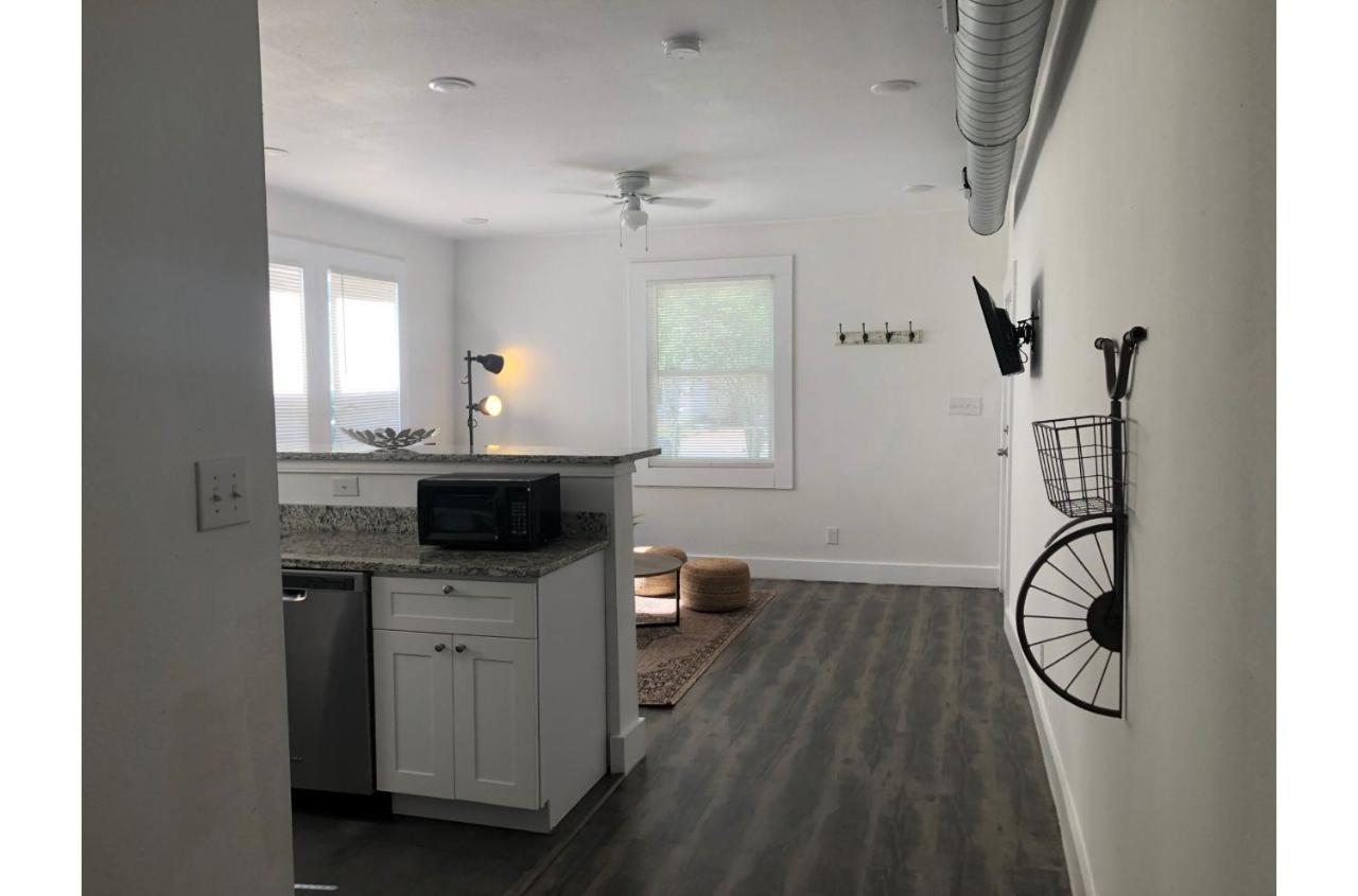 Impressive Cozy Historic 2br Apt Near Downtown Apartment